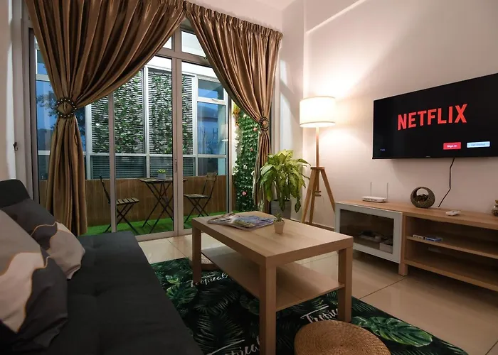 Mount Austin Midori Green 8 Pax Free Wi-Fi 500Mbps Netflix