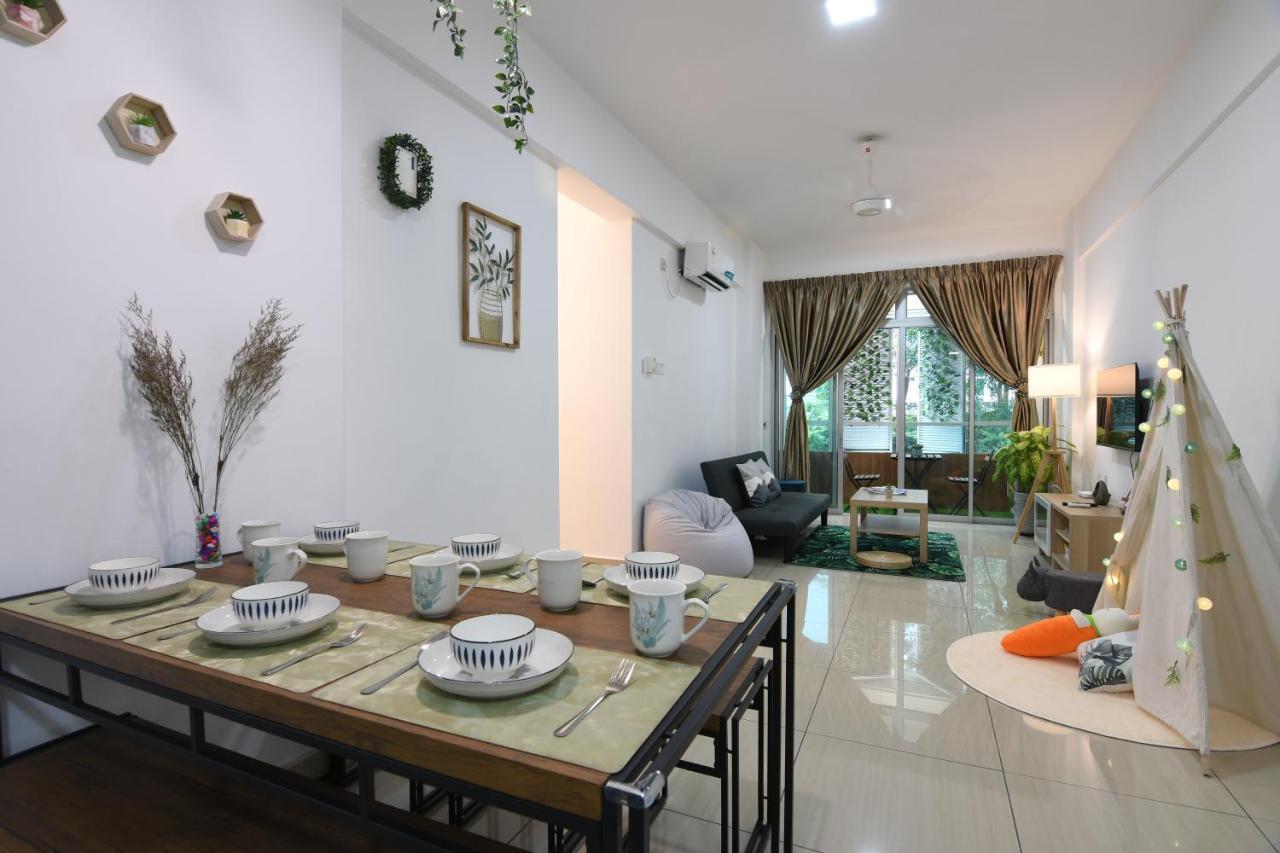 Mount Austin Midori 8 Pax Free Wi-fi 500mbps Netflix Pangsapuri *
