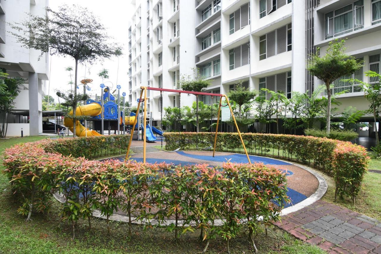 Mount Austin Midori 8 Pax Free Wi-fi 500mbps Netflix Pangsapuri