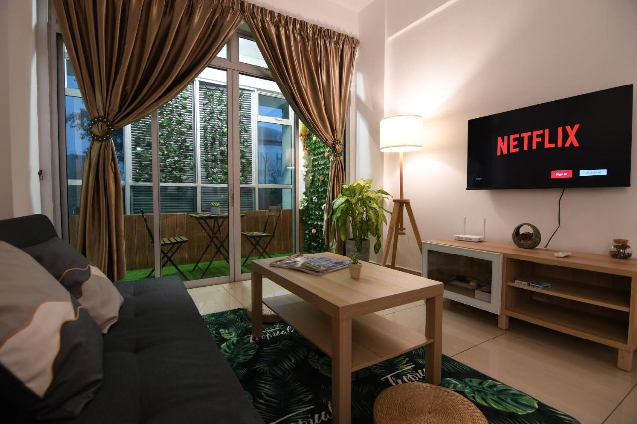 Pangsapuri Mount Austin Midori 8 Pax Free Wi-fi 500mbps Netflix