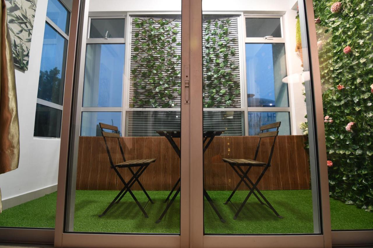 Mount Austin Midori 8 Pax Free Wi-fi 500mbps Netflix * Johor Bahru
