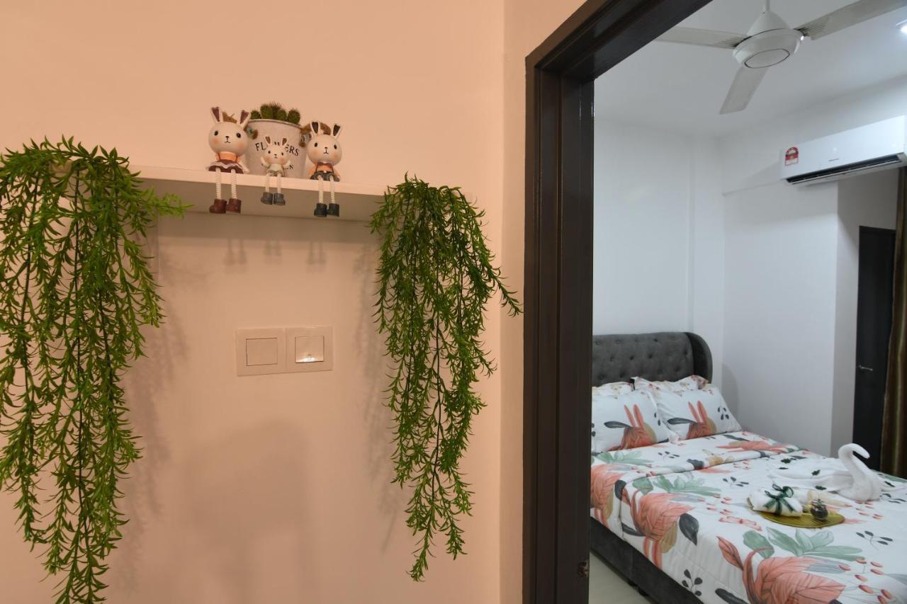 Pangsapuri Mount Austin Midori 8 Pax Free Wi-fi 500mbps Netflix Johor Bahru