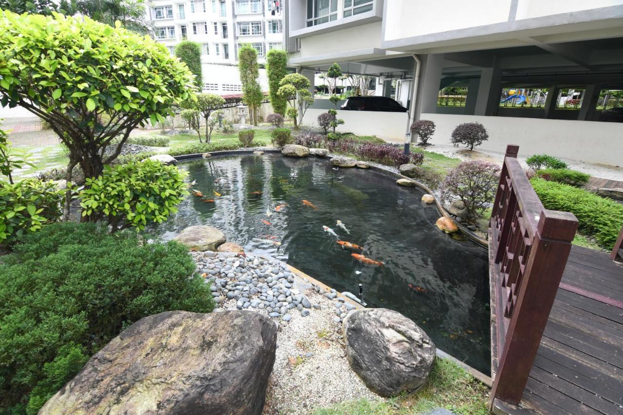 Mount Austin Midori 8 Pax Free Wi-fi 500mbps Netflix Pangsapuri