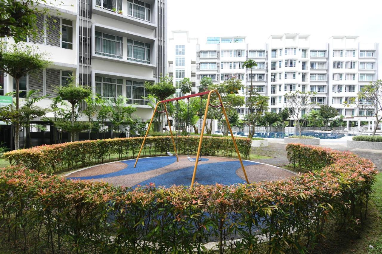 Mount Austin Midori 8 Pax Free Wi-fi 500mbps Netflix Pangsapuri