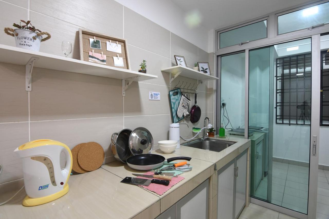 Mount Austin Midori 8 Pax Free Wi-fi 500mbps Netflix * Johor Bahru