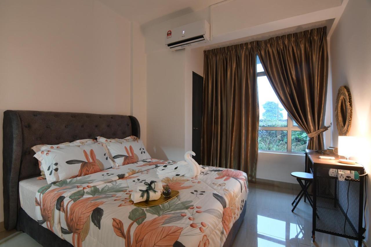 Pangsapuri Mount Austin Midori 8 Pax Free Wi-fi 500mbps Netflix Johor Bahru