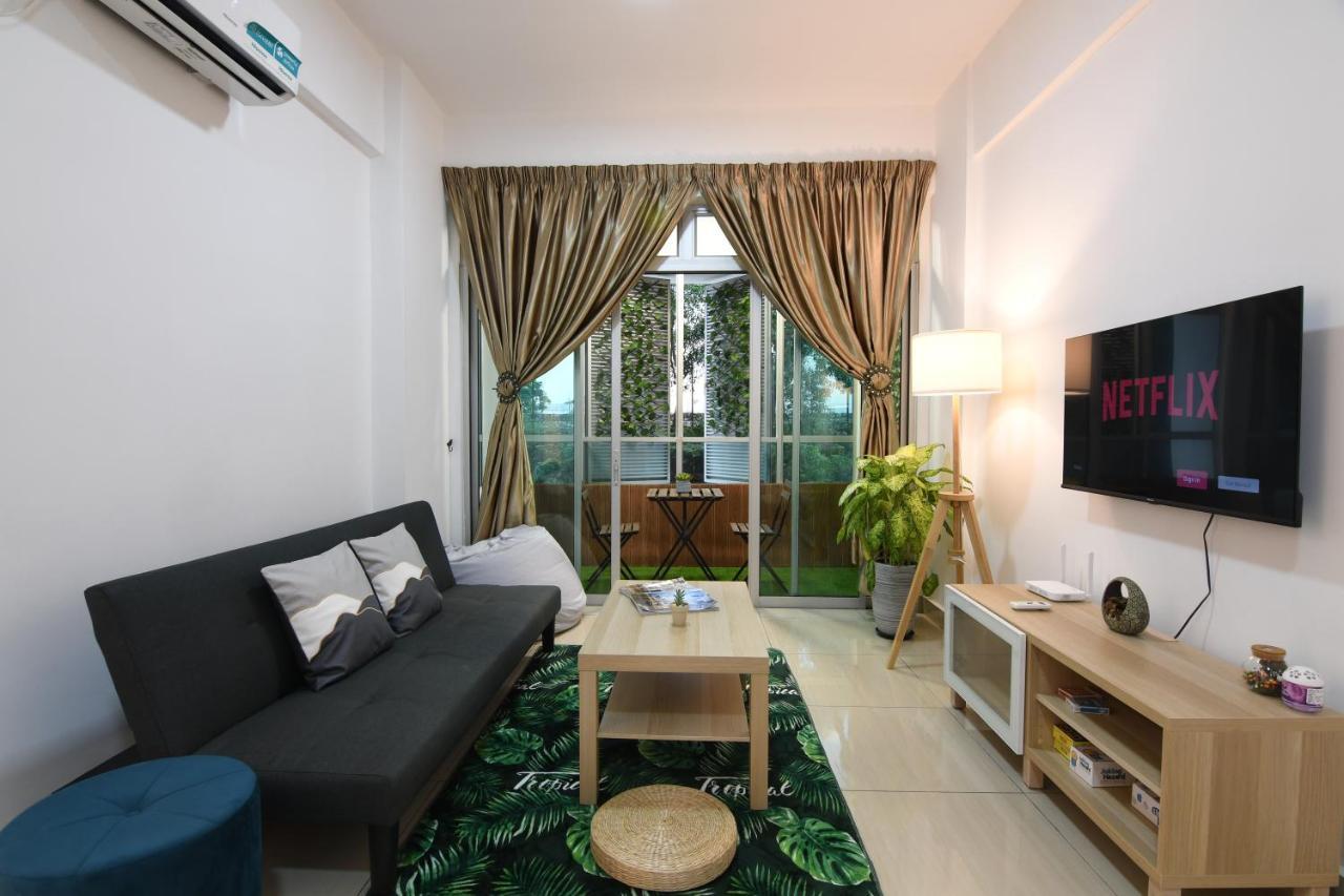 Mount Austin Midori 8 Pax Free Wi-fi 500mbps Netflix Johor Bahru