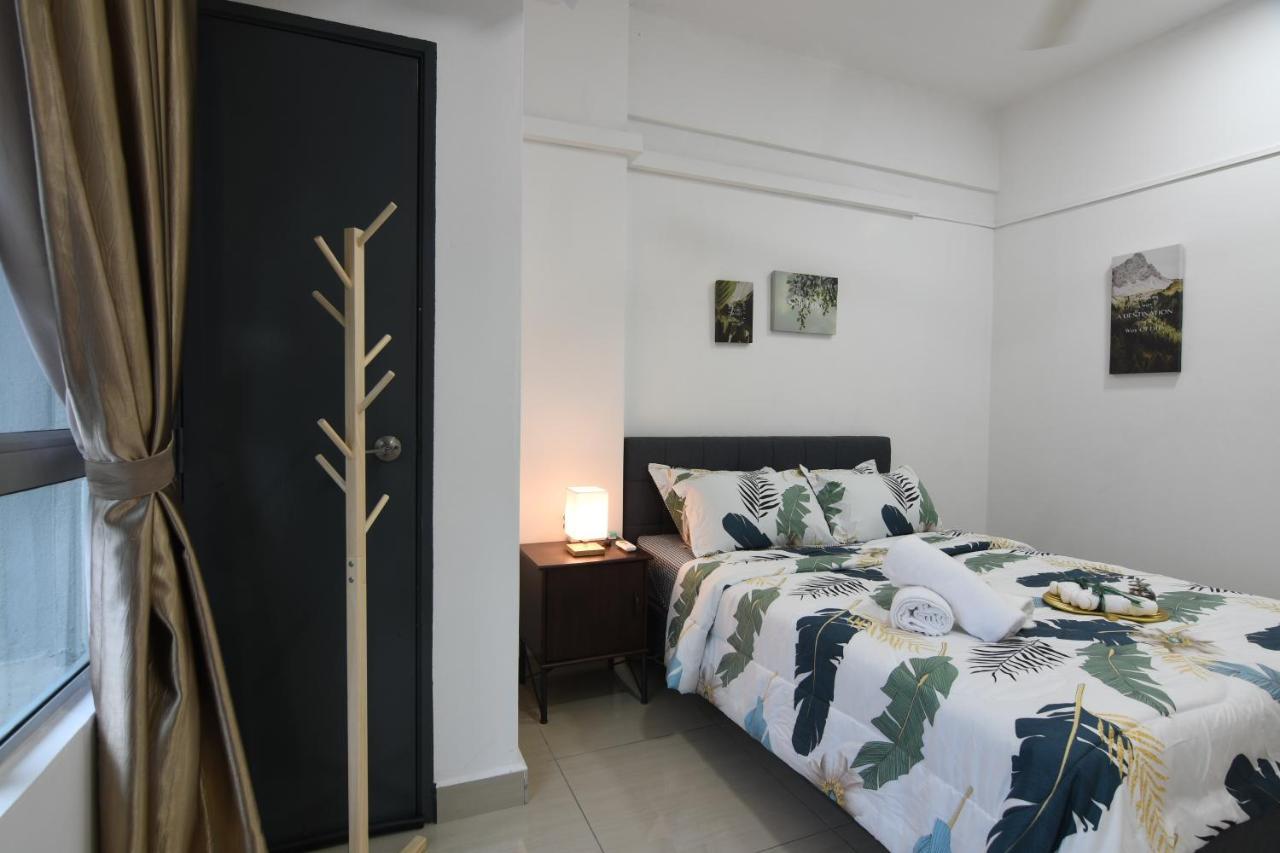 Mount Austin Midori 8 Pax Free Wi-fi 500mbps Netflix * Johor Bahru