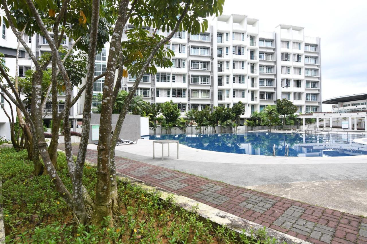 Pangsapuri Mount Austin Midori 8 Pax Free Wi-fi 500mbps Netflix
