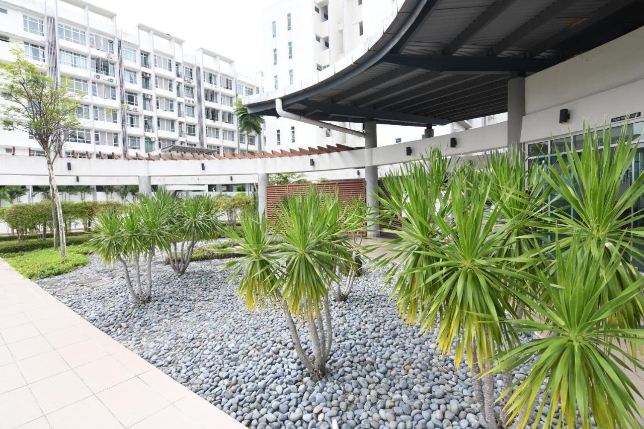 Mount Austin Midori 8 Pax Free Wi-fi 500mbps Netflix Johor Bahru