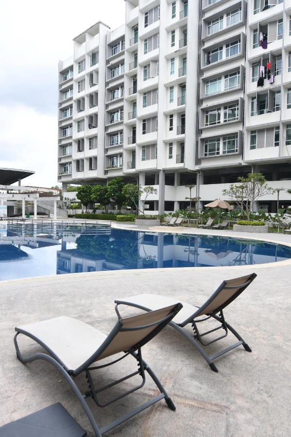 Pangsapuri Mount Austin Midori 8 Pax Free Wi-fi 500mbps Netflix *