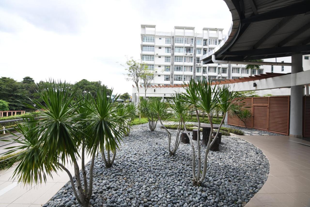 Mount Austin Midori 8 Pax Free Wi-fi 500mbps Netflix * Johor Bahru