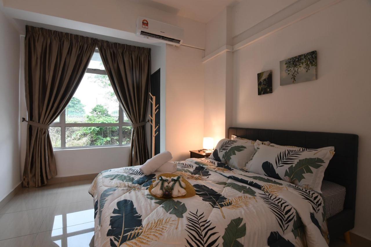 Mount Austin Midori 8 Pax Free Wi-fi 500mbps Netflix Johor Bahru